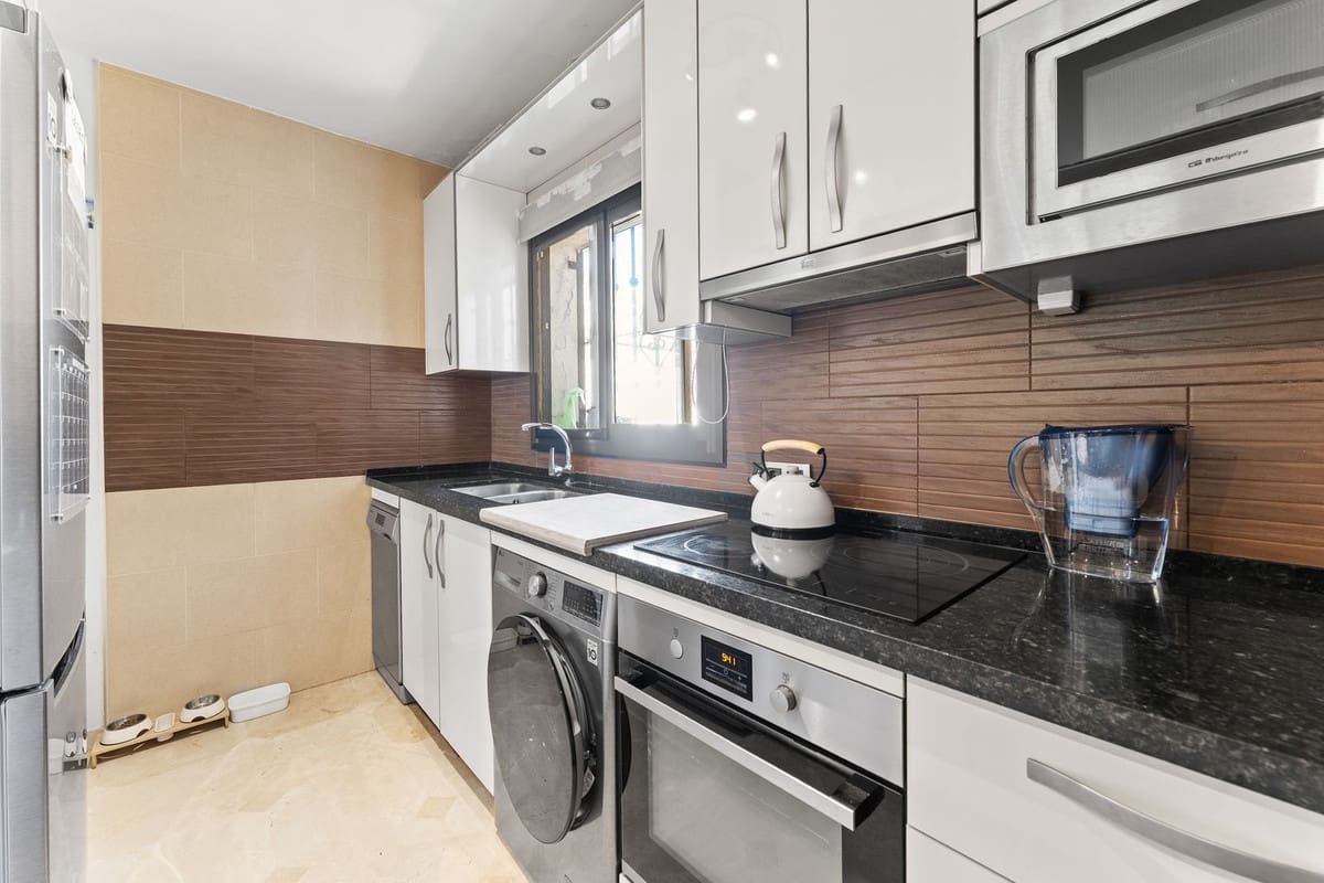 2 makuuhuone Huoneisto myytävänä paikassa Riviera del Sol mukana uima-altaan - 289 000 € (Ref: 10112328)