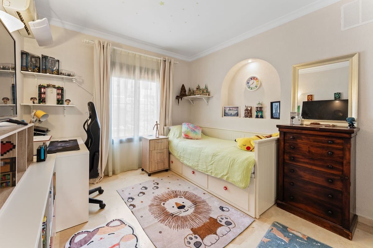 2 makuuhuone Huoneisto myytävänä paikassa Riviera del Sol mukana uima-altaan - 289 000 € (Ref: 10112328)