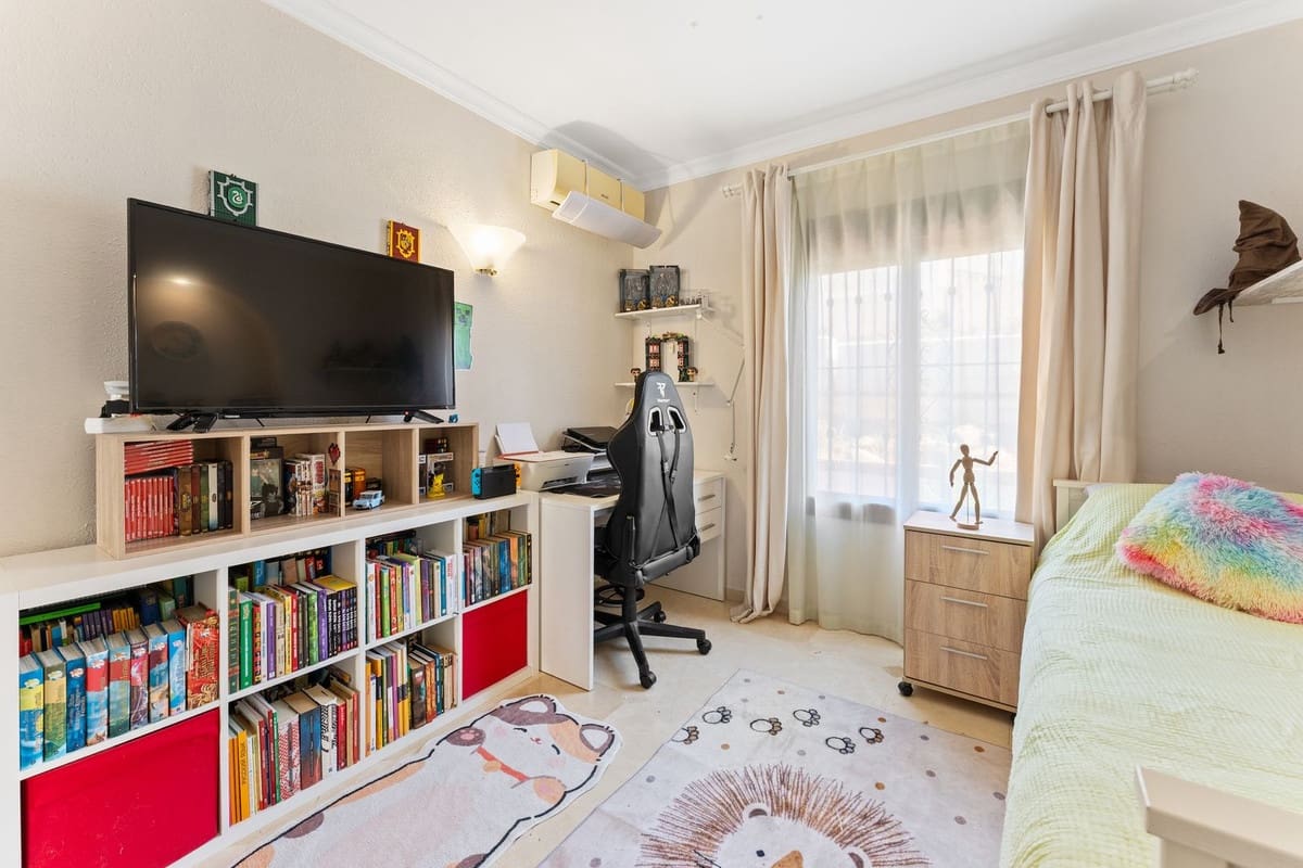 2 makuuhuone Huoneisto myytävänä paikassa Riviera del Sol mukana uima-altaan - 289 000 € (Ref: 10112328)