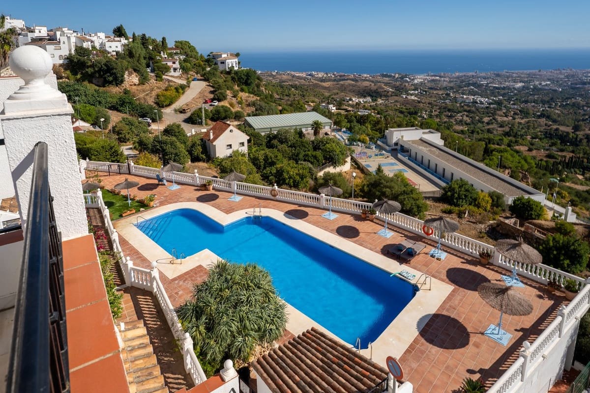 2 soveværelse Lejlighed til salg i Mijas med swimmingpool - € 485.000 (Ref: 10165452)