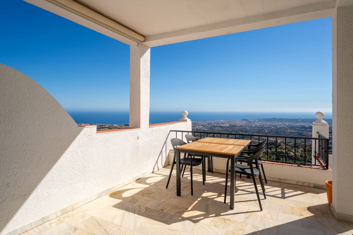 2 bedroom Apartment for sale in Mijas with pool - € 475,000 (Ref: 10167107)