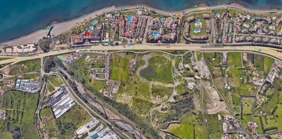 Ubebygd land til salgs i Estepona - € 2 600 000 (Ref: 7495815)