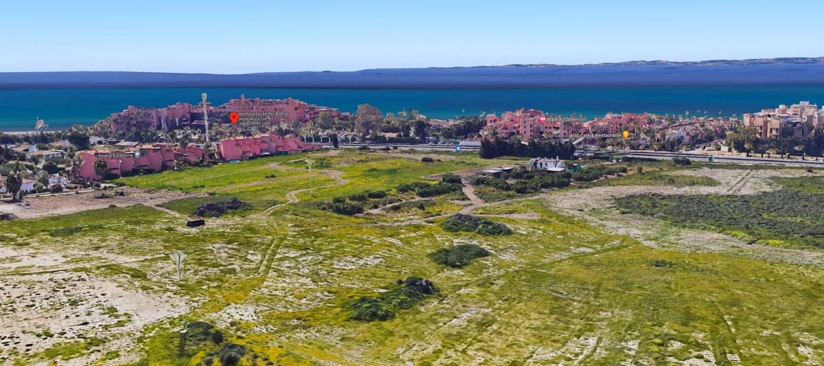 Ubebygd land til salgs i Estepona - € 2 600 000 (Ref: 7495815)