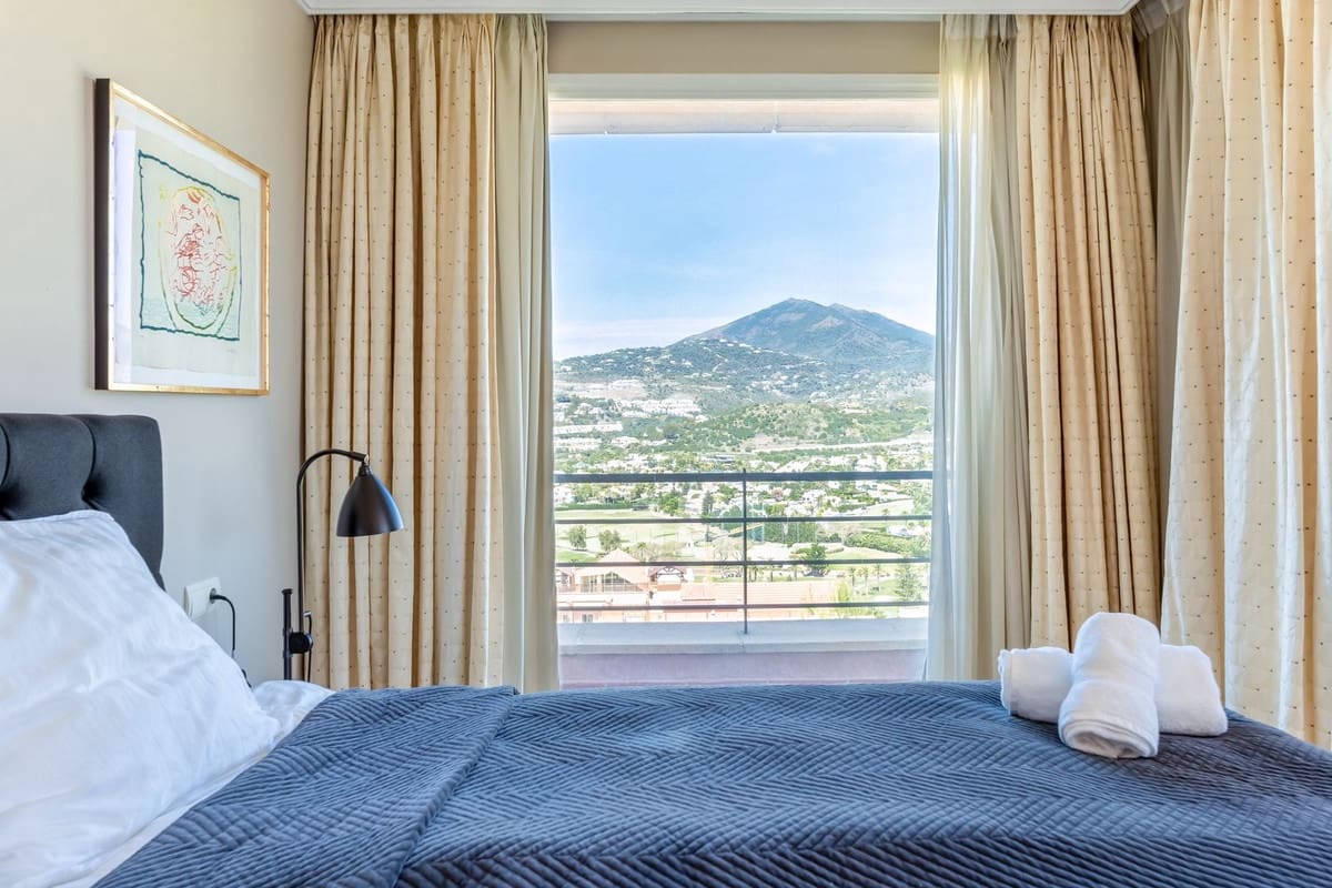 5 bedroom Penthouse for sale in Nueva Andalucia with pool - € 3,700,000 (Ref: 7536652)