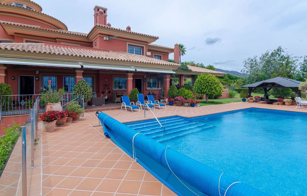 Chalet de 5 habitaciones en La Cala de Mijas en venta con piscina - 2.750.000 € (Ref: 7665307)