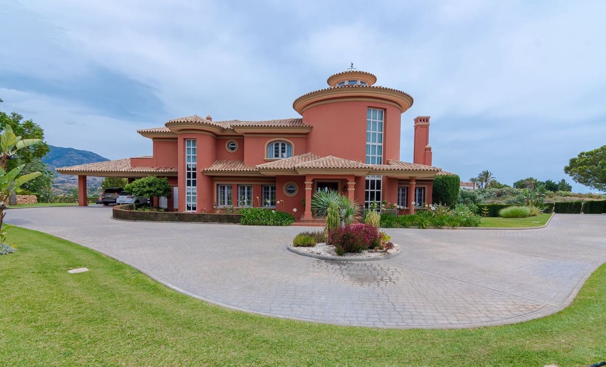 Chalet de 5 habitaciones en La Cala de Mijas en venta con piscina - 2.750.000 € (Ref: 7665307)