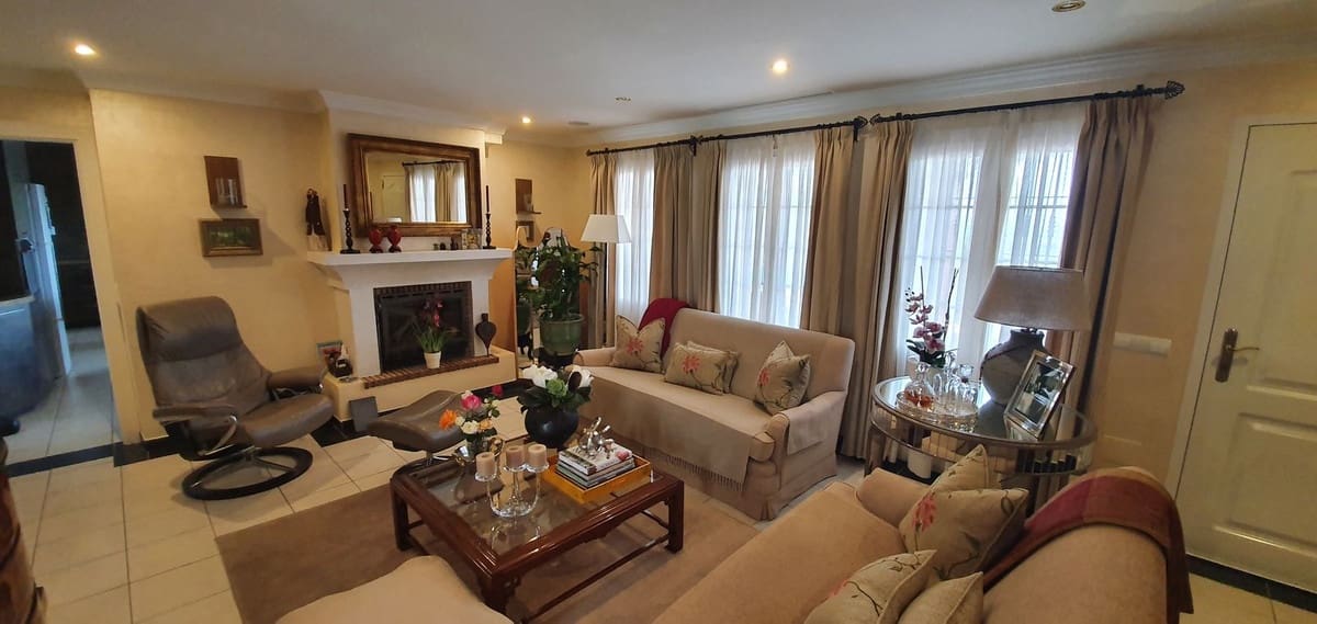 Chalet de 5 habitaciones en La Cala de Mijas en venta con piscina - 2.750.000 € (Ref: 7665307)