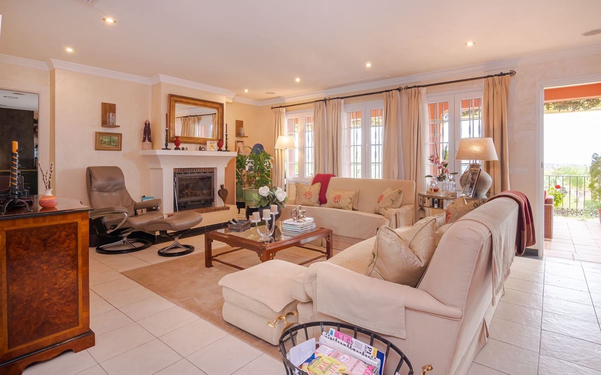 Chalet de 5 habitaciones en La Cala de Mijas en venta con piscina - 2.750.000 € (Ref: 7665307)