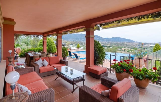 Chalet de 5 habitaciones en La Cala de Mijas, Mijas en venta con piscina - 2.750.000 € (Ref: 7665307)