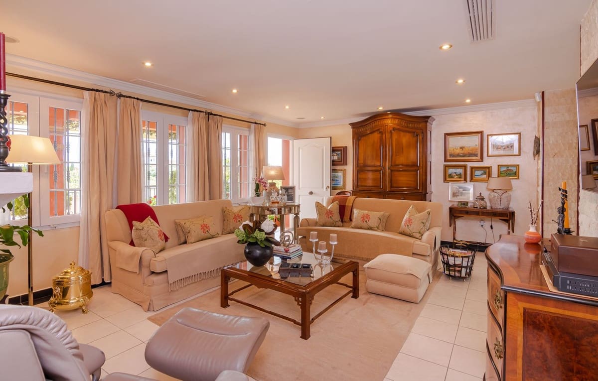 Chalet de 5 habitaciones en La Cala de Mijas en venta con piscina - 2.750.000 € (Ref: 7665307)