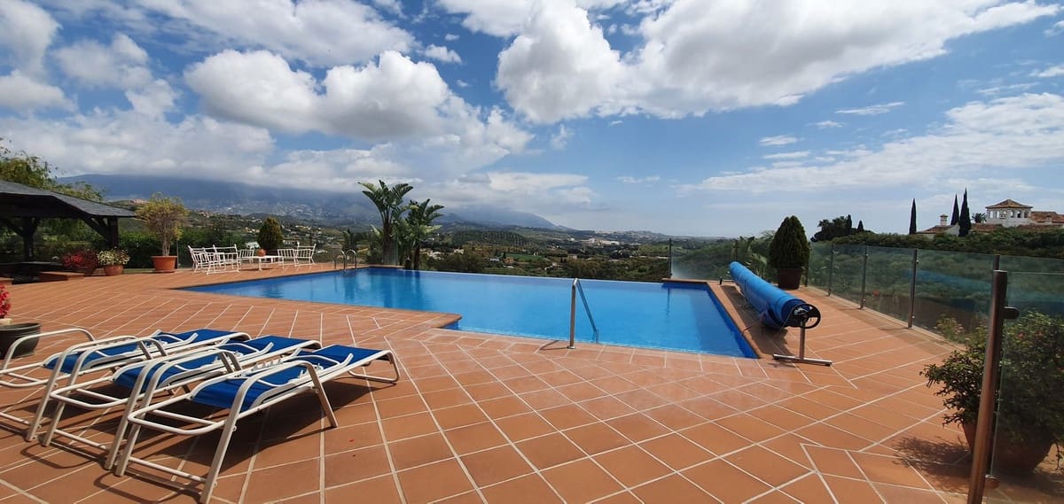 Chalet de 5 habitaciones en La Cala de Mijas en venta con piscina - 2.750.000 € (Ref: 7665307)