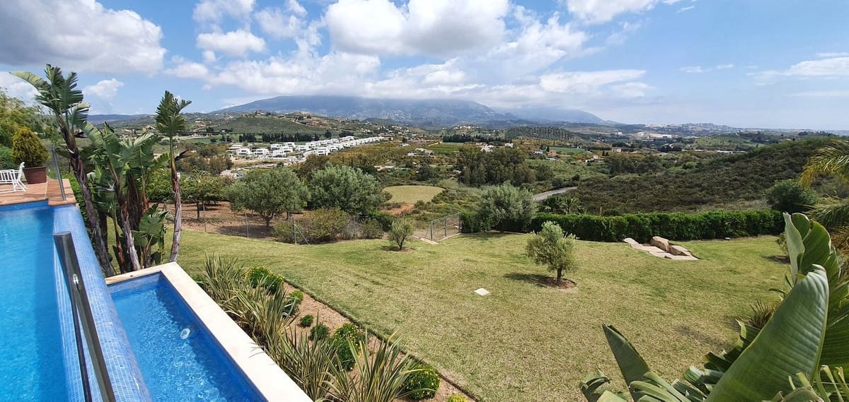 Chalet de 5 habitaciones en La Cala de Mijas en venta con piscina - 2.750.000 € (Ref: 7665307)