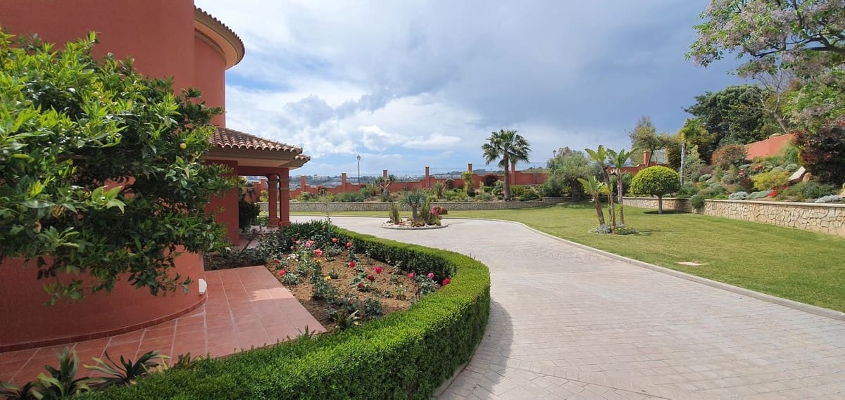 Chalet de 5 habitaciones en La Cala de Mijas en venta con piscina - 2.750.000 € (Ref: 7665307)