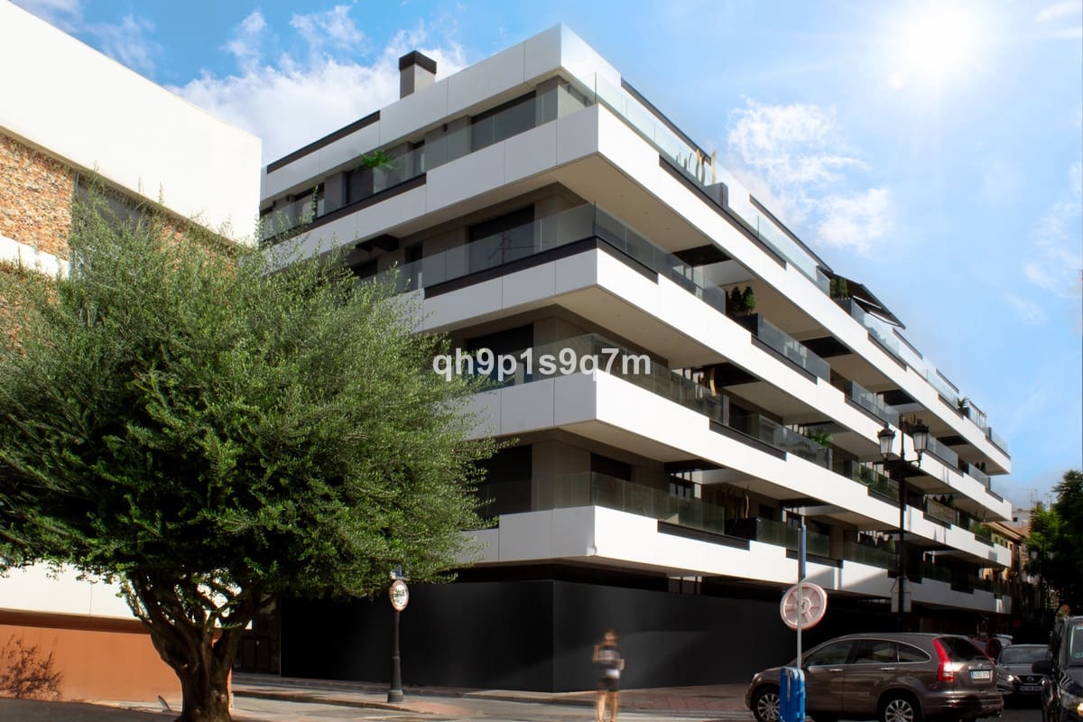 3 bedroom Apartment for sale in Fuengirola - € 1,700,000 (Ref: 7742590)
