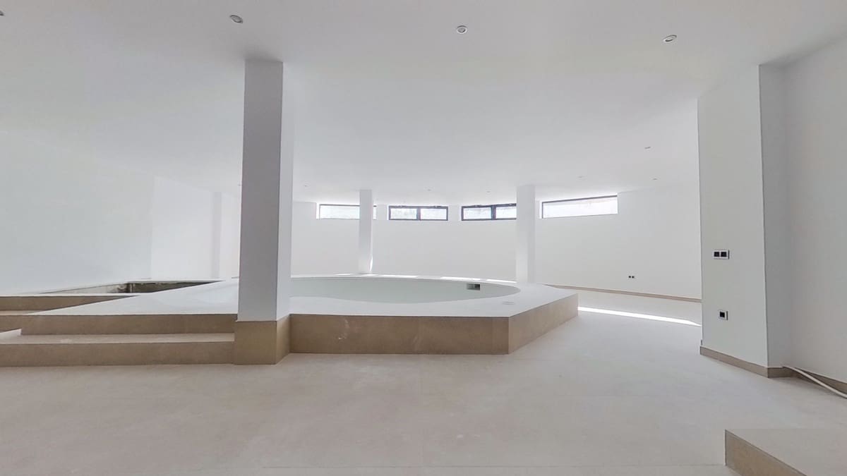 5 bedroom Villa for sale in Benalmadena with pool - € 1,550,000 (Ref: 7749301)