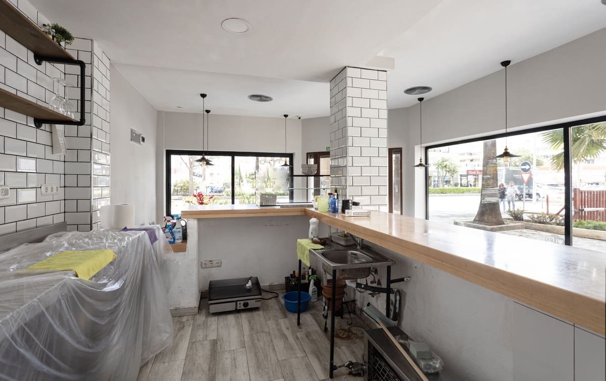 Kommersiell til salgs i Marbella - € 775 000 (Ref: 8078353)