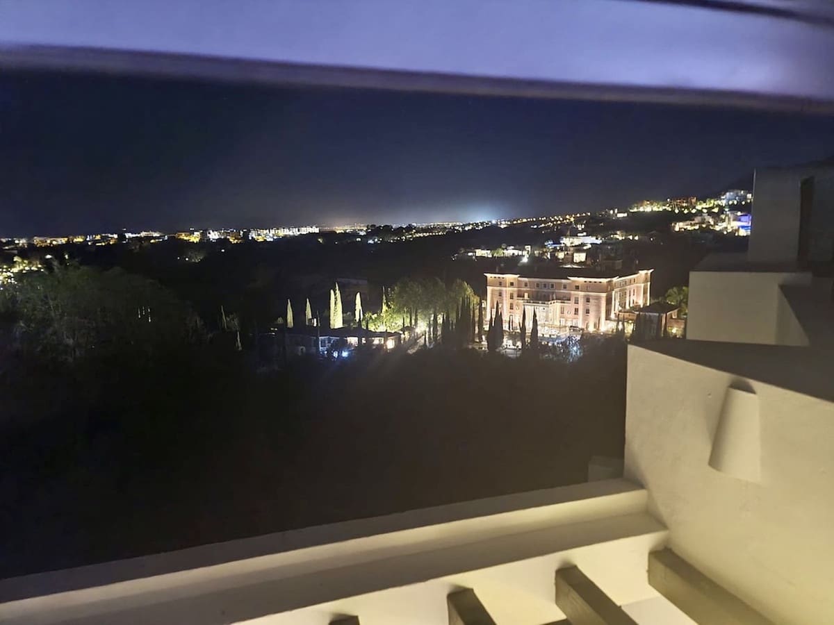 3 chambre Penthouse à vendre à Los Flamingos avec piscine - 1 075 000 € (Ref: 8121008)