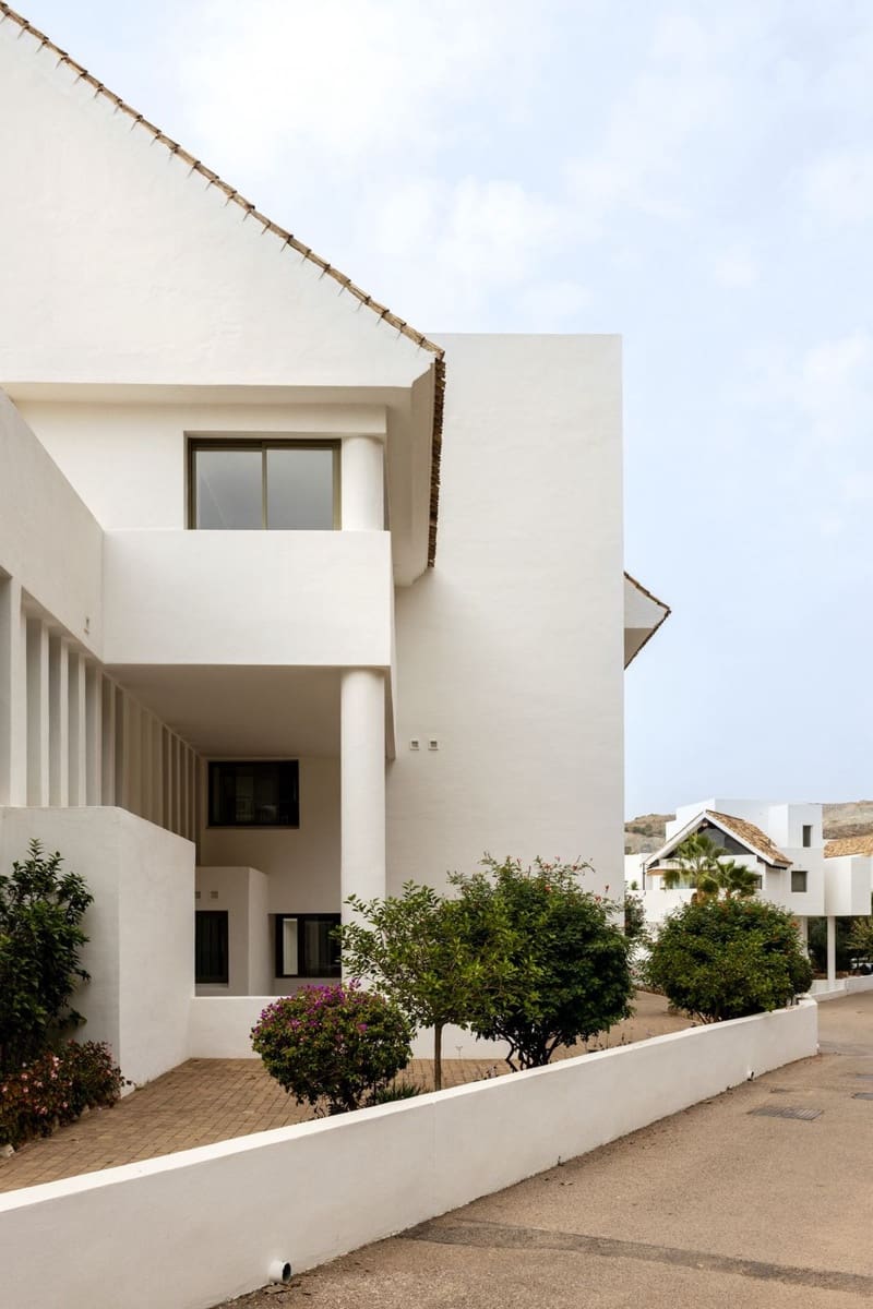 3 chambre Penthouse à vendre à Los Flamingos avec piscine - 1 075 000 € (Ref: 8121008)