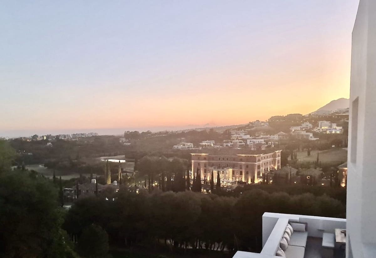 3 chambre Penthouse à vendre à Los Flamingos avec piscine - 1 075 000 € (Ref: 8121008)