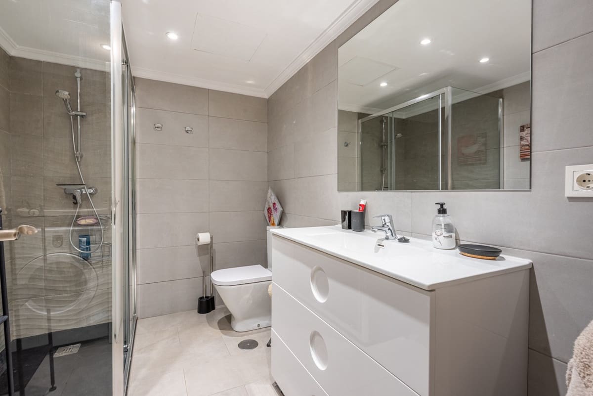 2 bedroom Penthouse for sale in Fuengirola with pool - € 680,000 (Ref: 8754456)