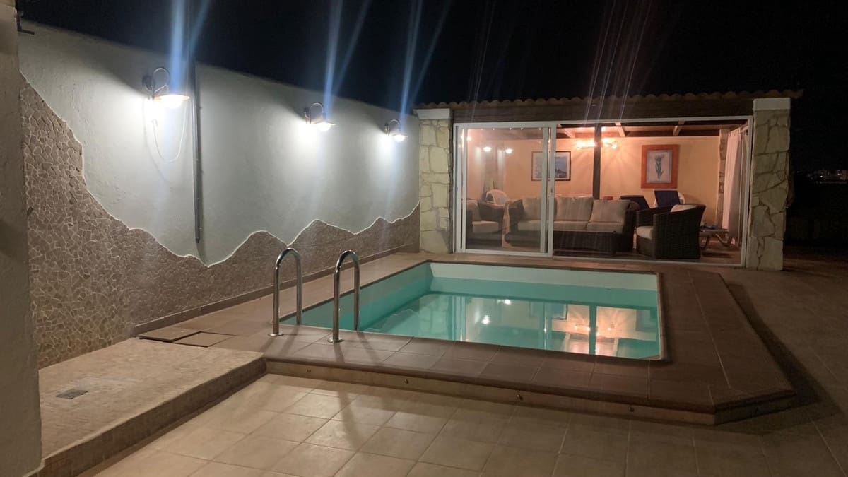 2 bedroom Penthouse for sale in Fuengirola with pool - € 680,000 (Ref: 8754456)