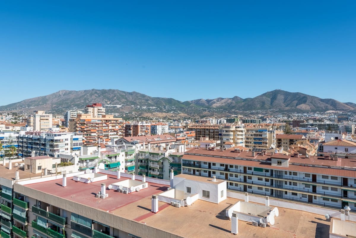 2 bedroom Penthouse for sale in Fuengirola with pool - € 680,000 (Ref: 8754456)