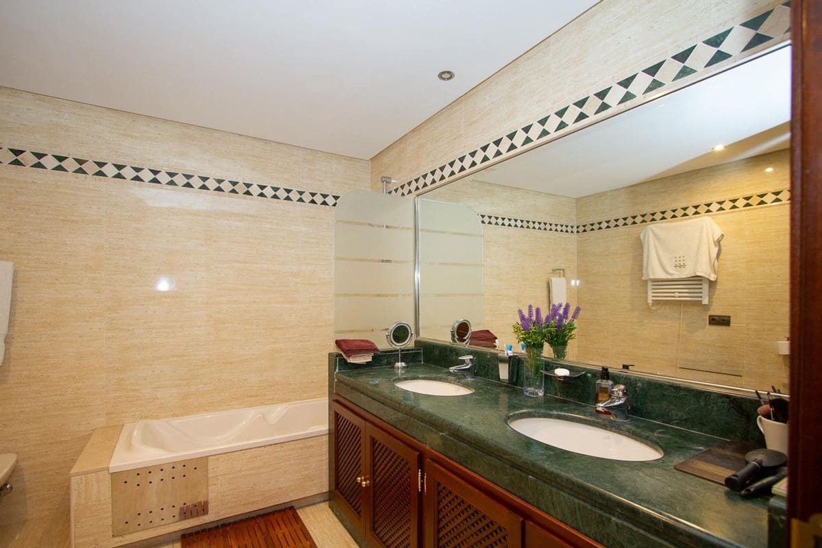 3 soveværelse Lejlighed til salg i La Mairena - € 465.000 (Ref: 8848047)