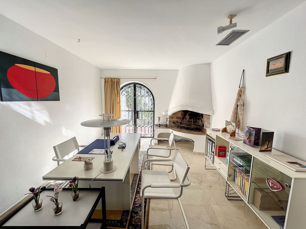 Chalet de 4 habitaciones en Mijas en venta con piscina - 1.475.000 € (Ref: 8888699)