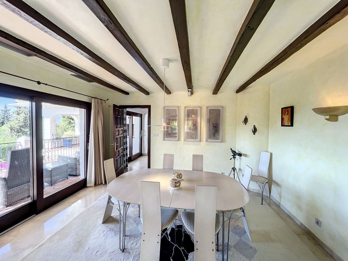 Chalet de 4 habitaciones en Mijas en venta con piscina - 1.475.000 € (Ref: 8888699)