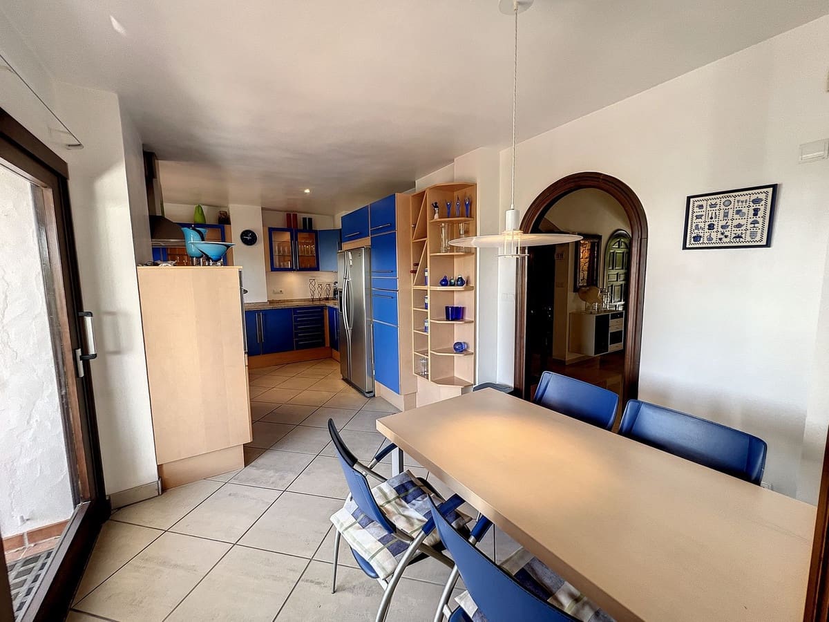 Chalet de 4 habitaciones en Mijas en venta con piscina - 1.475.000 € (Ref: 8888699)