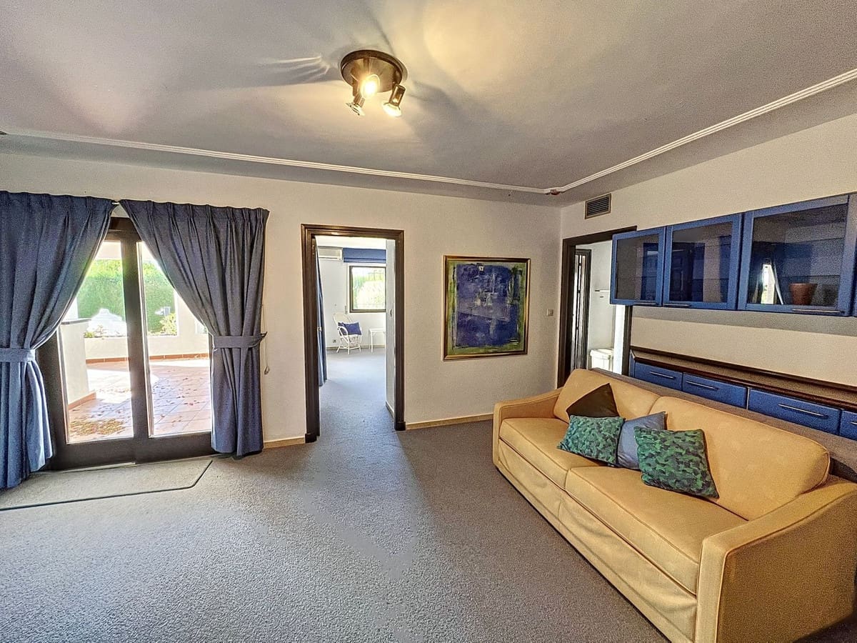 Chalet de 4 habitaciones en Mijas en venta con piscina - 1.475.000 € (Ref: 8888699)