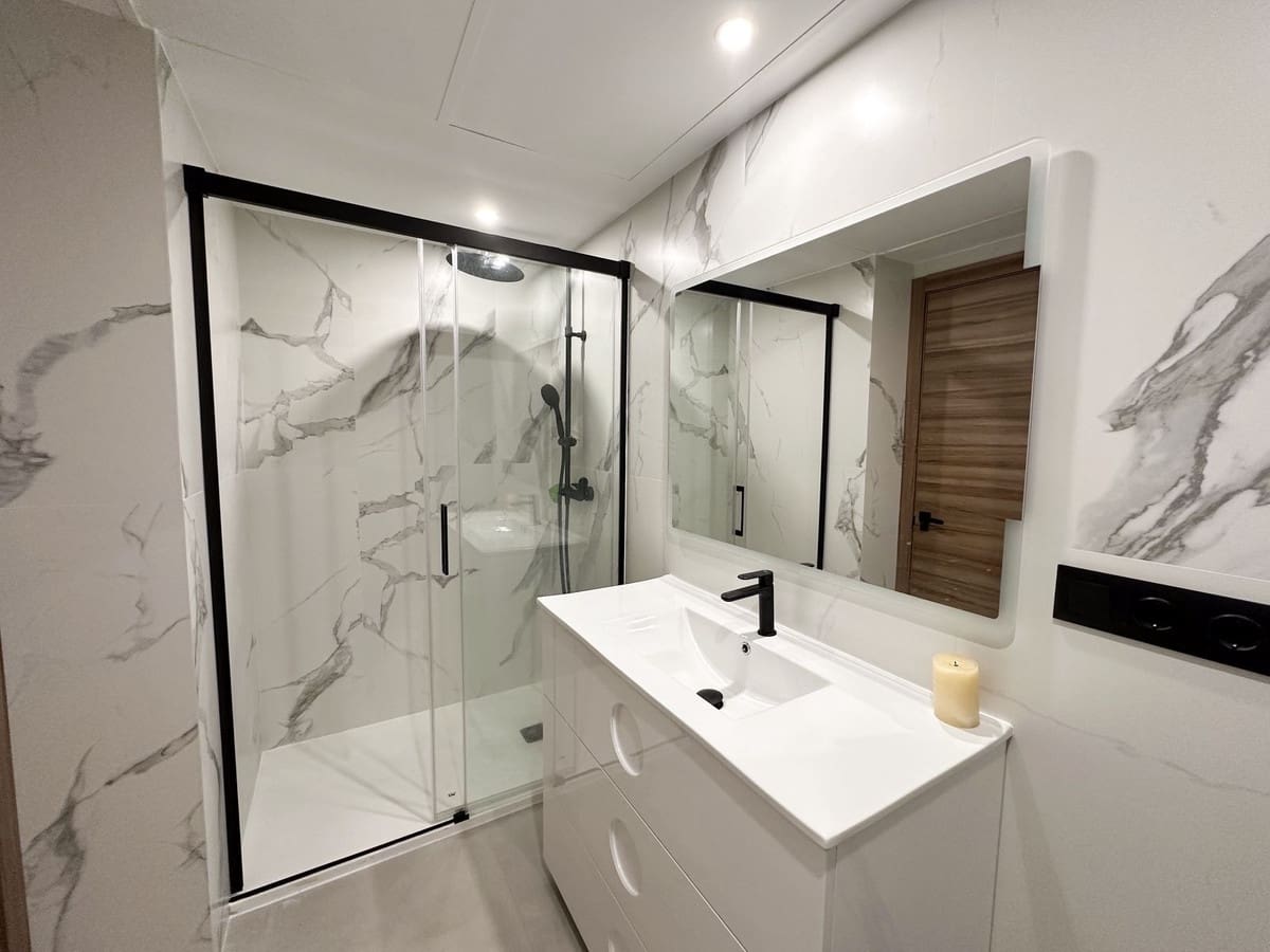 3 bedroom Apartment for sale in San Pedro de Alcantara with pool - € 745,000 (Ref: 8900783)