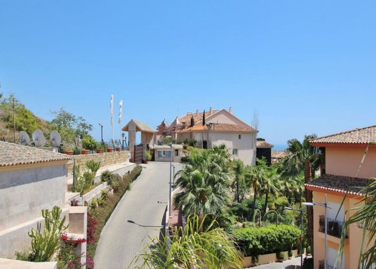 3 soverom Leilighet til salgs i Nueva Andalucia - € 756 000 (Ref: 8929319)