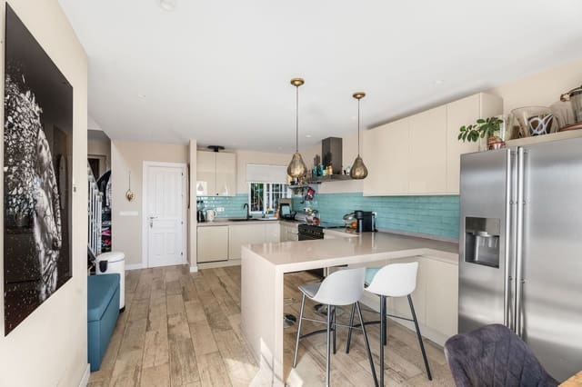 3 makuuhuone Omakotitalo myytävänä paikassa Marbella mukana uima-altaan - 1 250 000 € (Ref: 8941671)