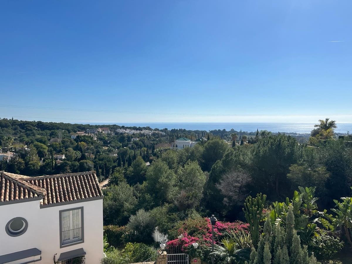 3 makuuhuone Omakotitalo myytävänä paikassa Marbella mukana uima-altaan - 1 250 000 € (Ref: 8941671)