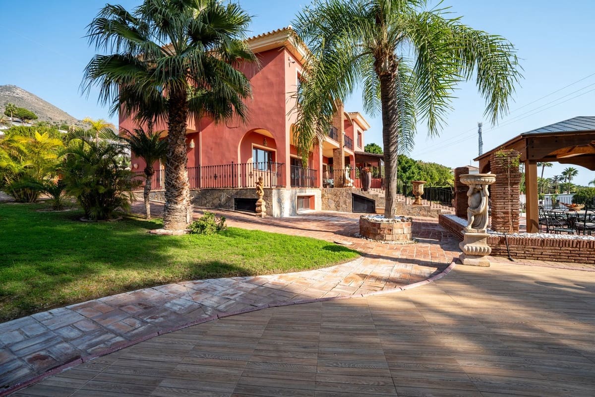 7 quarto Moradia para venda em Benalmadena Costa com piscina - 2 500 000 € (Ref: 8950989)