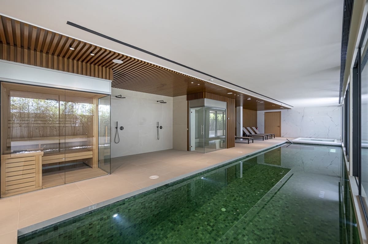 2 Zimmer Apartment zu verkaufen in Estepona mit Pool - 2.395.000 € (Ref: 8952050)