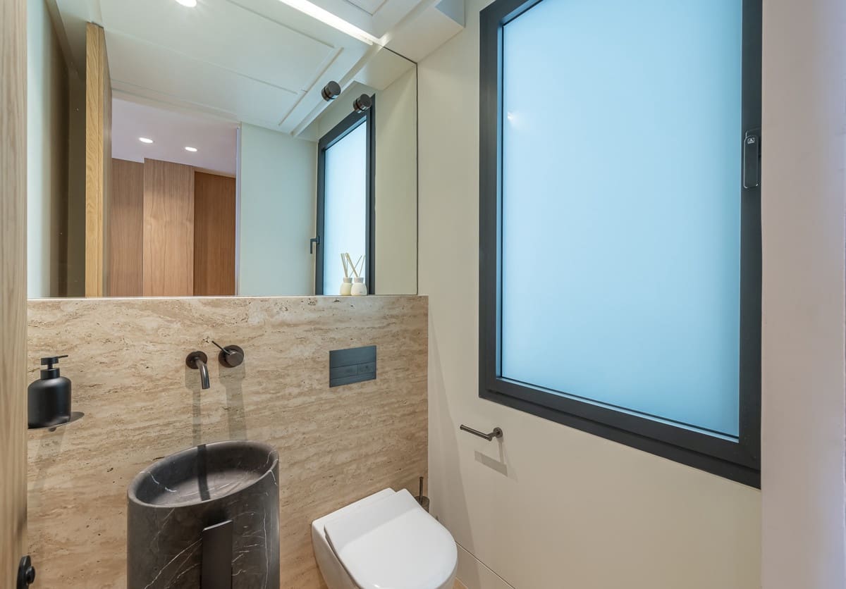 2 Zimmer Apartment zu verkaufen in Estepona mit Pool - 2.395.000 € (Ref: 8952050)