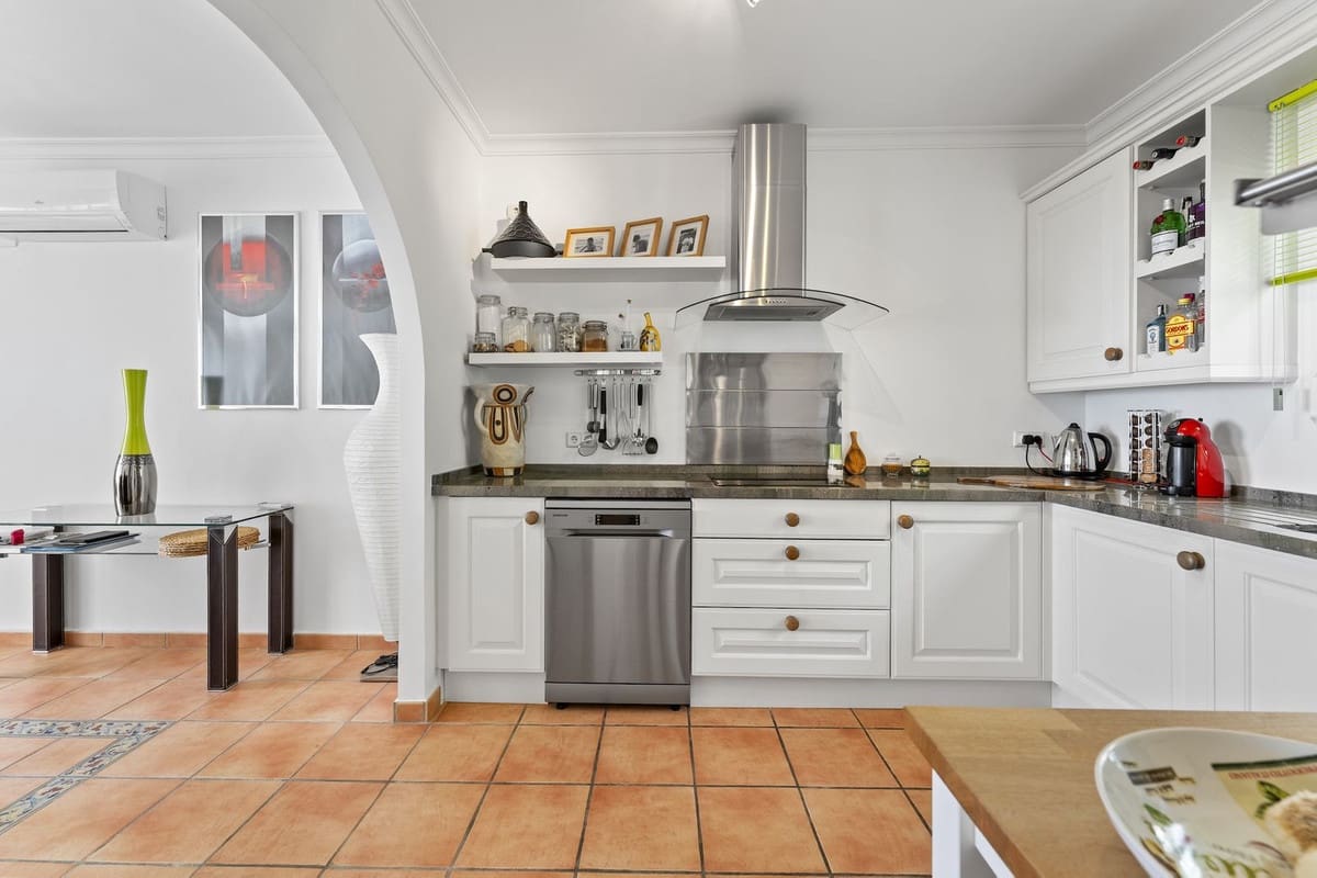 2 bedroom Villa for sale in Mijas with pool - € 495,000 (Ref: 8989906)