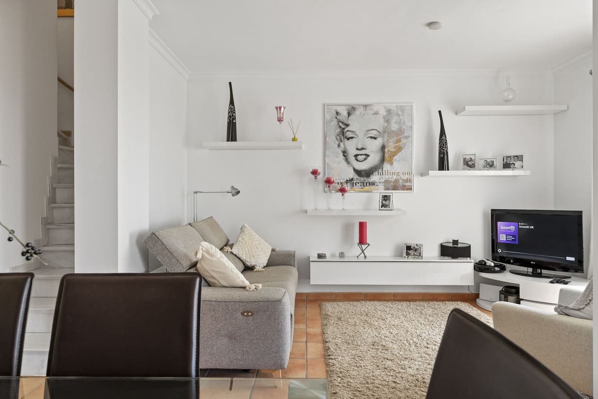 2 bedroom Villa for sale in Mijas with pool - € 495,000 (Ref: 8989906)