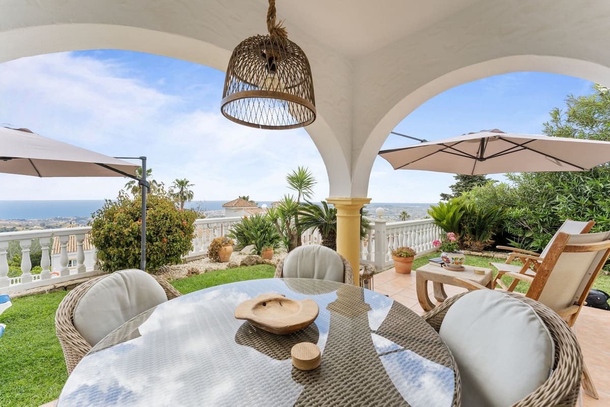 2 bedroom Villa for sale in Mijas with pool - € 495,000 (Ref: 8989906)