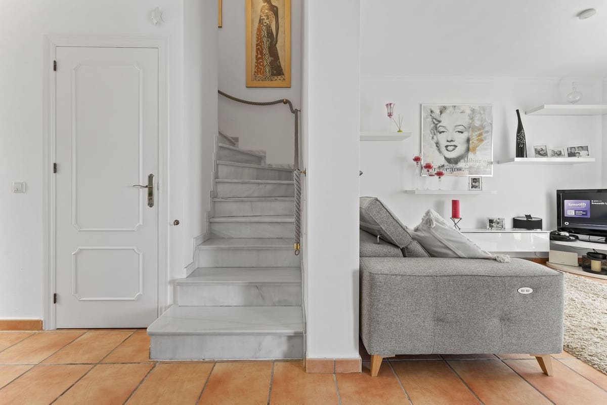 2 bedroom Villa for sale in Mijas with pool - € 495,000 (Ref: 8989906)