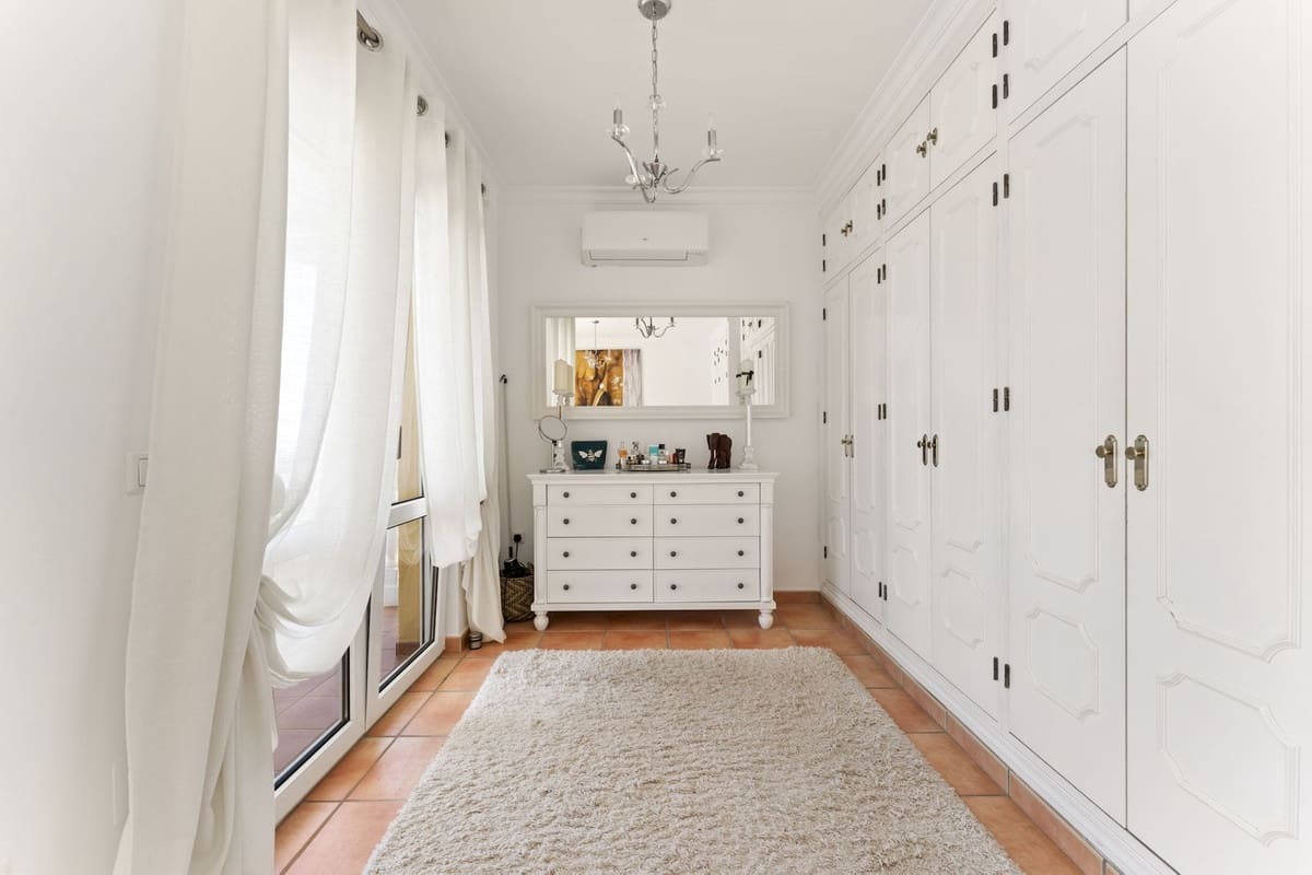 2 bedroom Villa for sale in Mijas with pool - € 495,000 (Ref: 8989906)