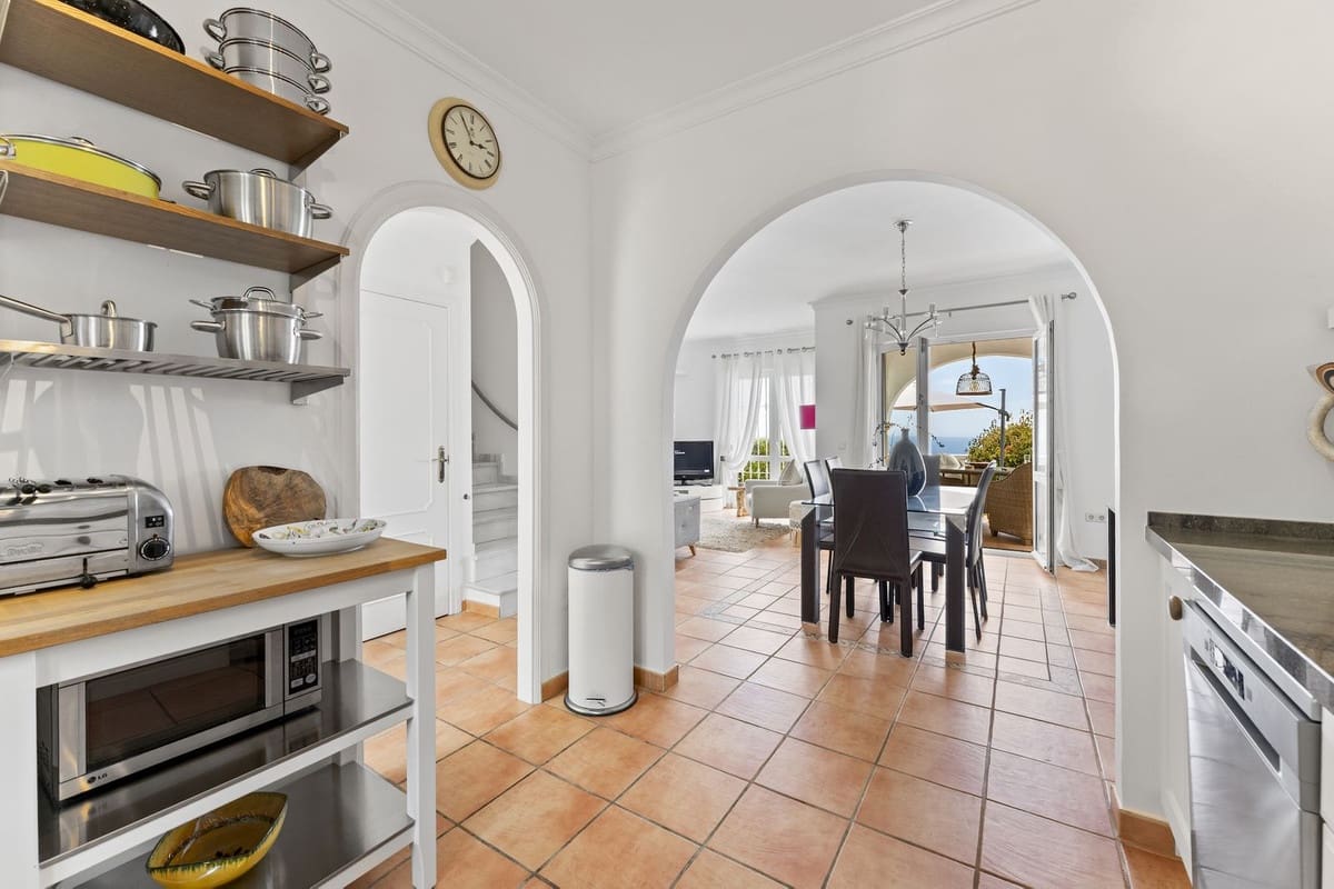 2 bedroom Villa for sale in Mijas with pool - € 495,000 (Ref: 8989906)