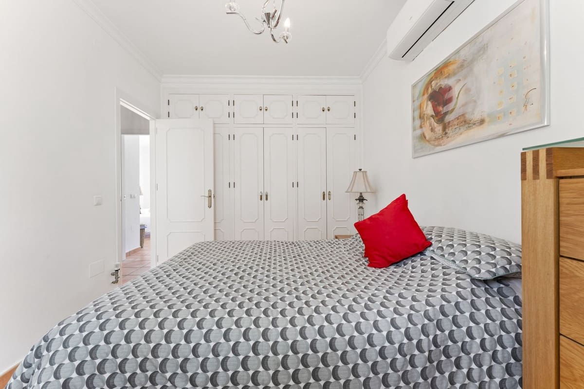 2 bedroom Villa for sale in Mijas with pool - € 495,000 (Ref: 8989906)