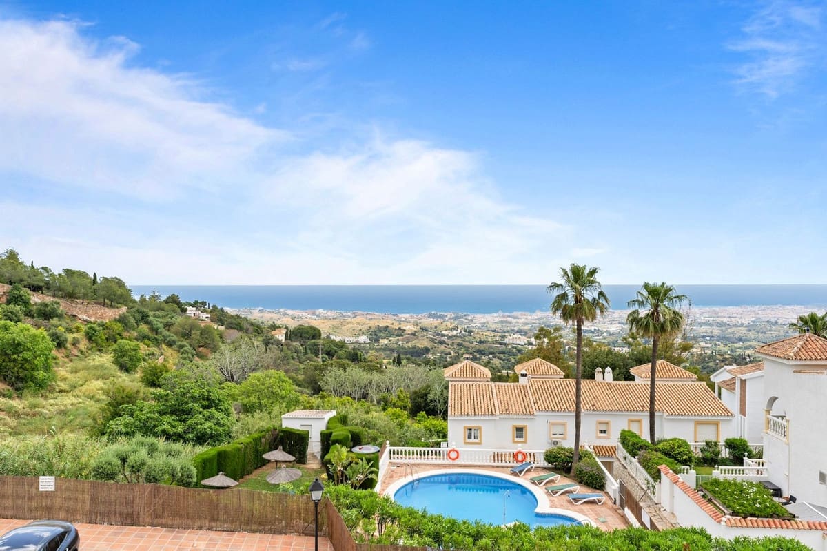 2 bedroom Villa for sale in Mijas with pool - € 495,000 (Ref: 8989906)