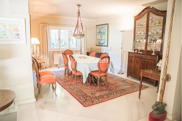 Chalet de 8 habitaciones en Calahonda, Mijas en venta con piscina - 2.350.000 € (Ref: 8999623)