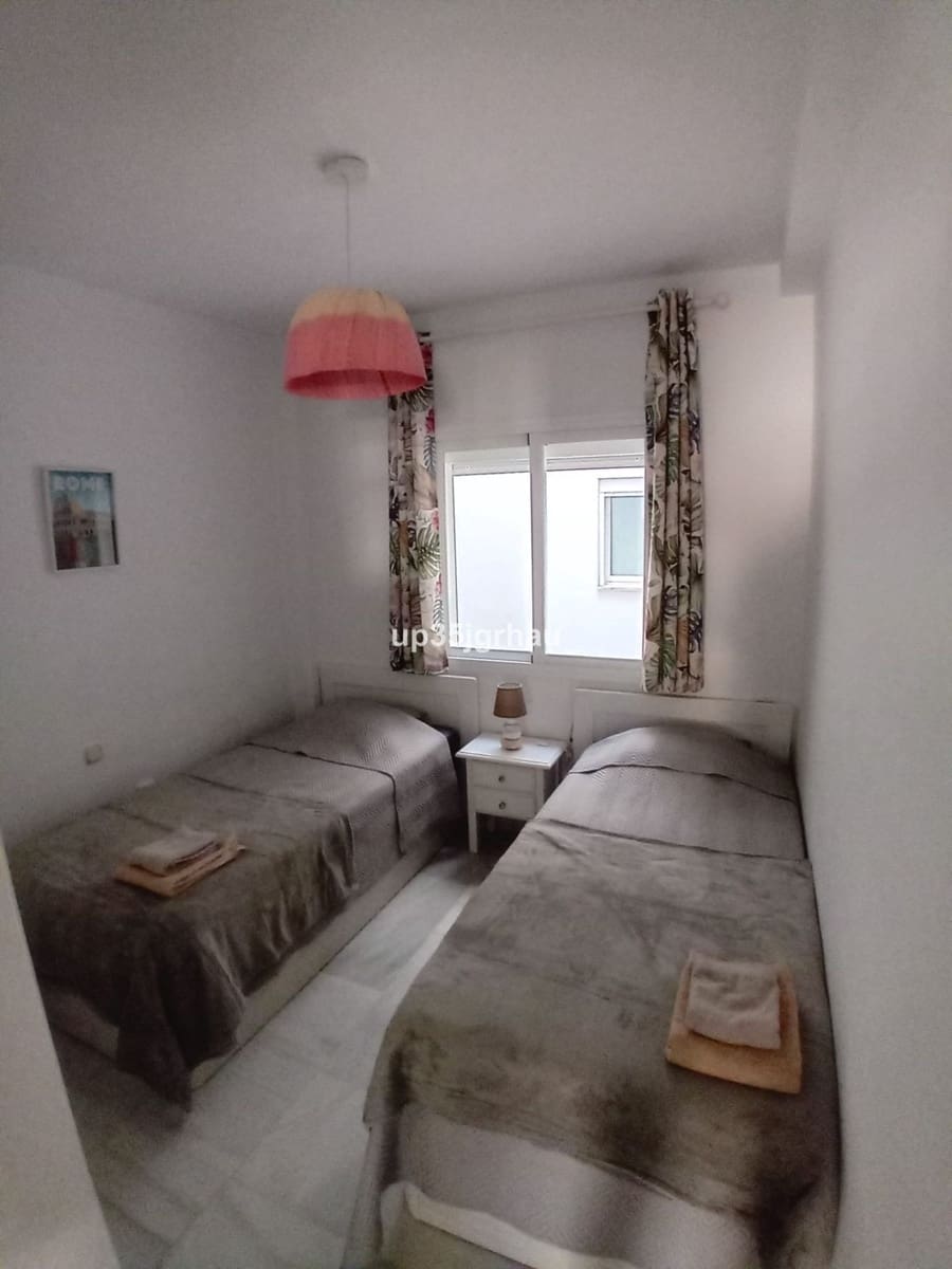 2 soveværelse Lejlighed til salg i Estepona - € 399.000 (Ref: 9028415)