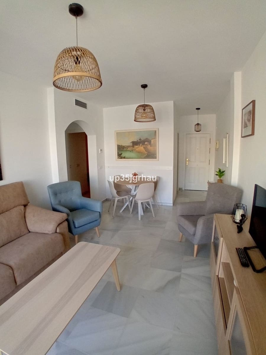 2 soveværelse Lejlighed til salg i Estepona - € 399.000 (Ref: 9028415)