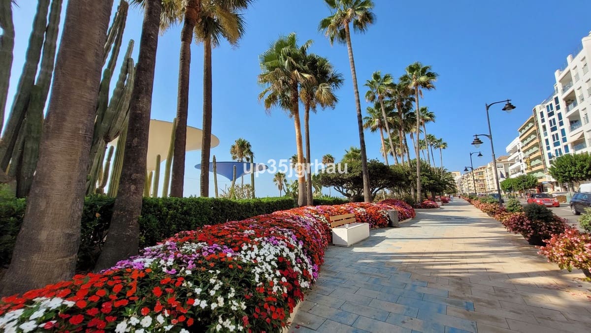 2 soveværelse Lejlighed til salg i Estepona - € 399.000 (Ref: 9028415)